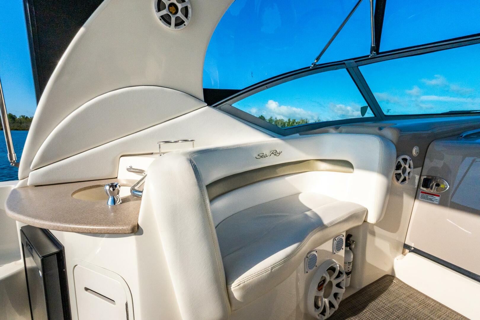2007 Sea Ray 320 Sundancer - Image 10