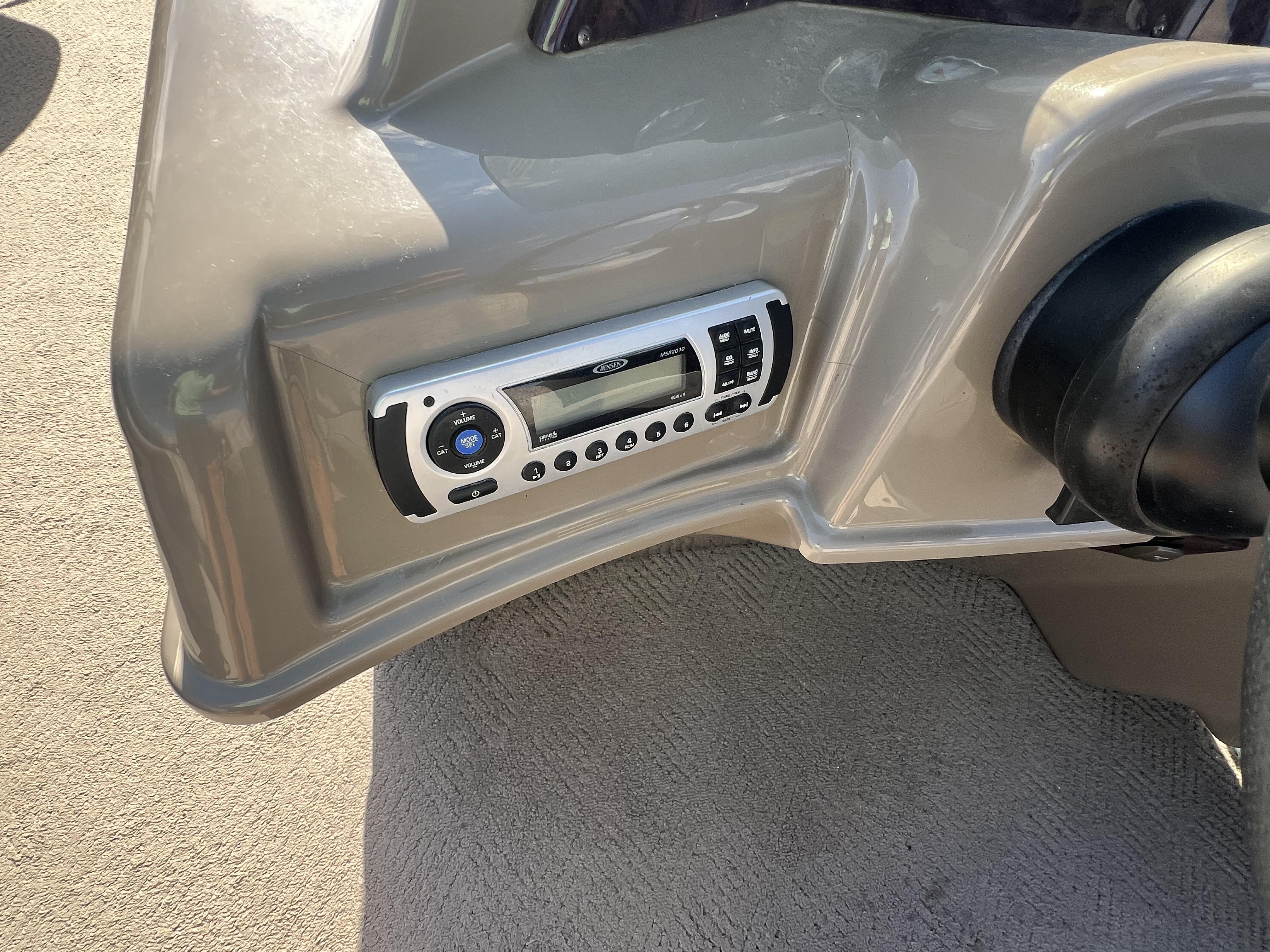 2012 PREMIER 201 EXPLORER - Image 14