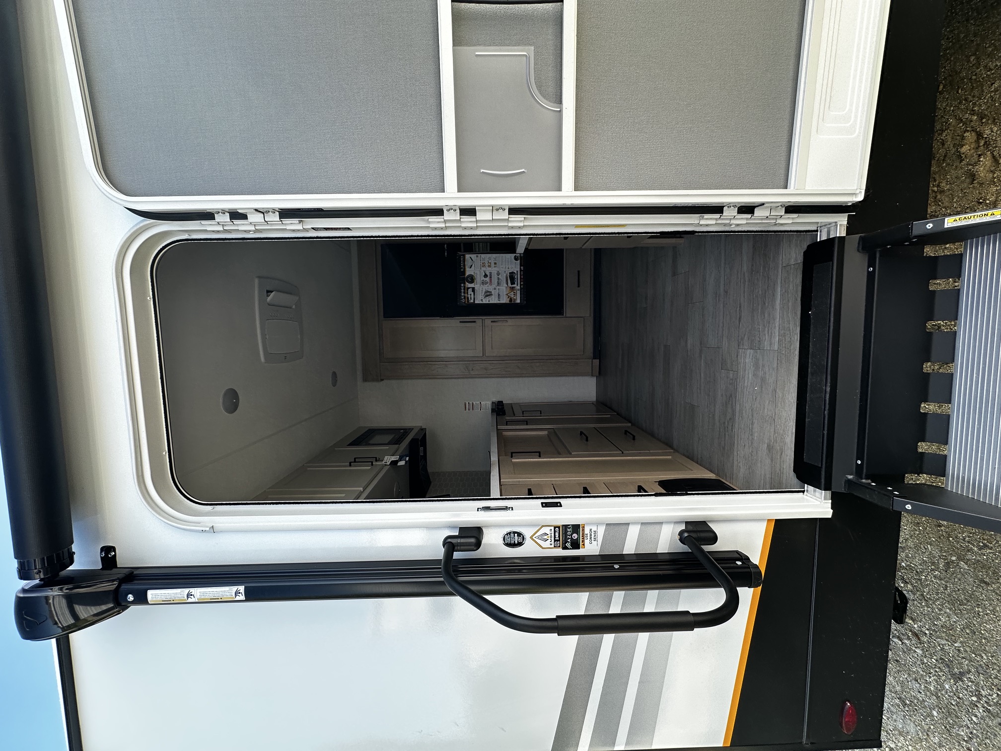 2027 Ember RV E-Series 24RLD - Image 9
