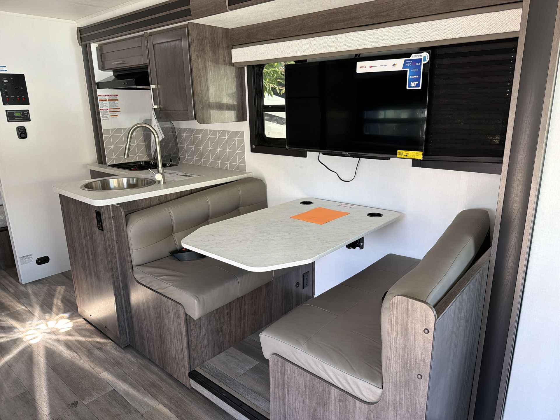 2026 Entegra Coach Vision SE 27ASE - Image 27