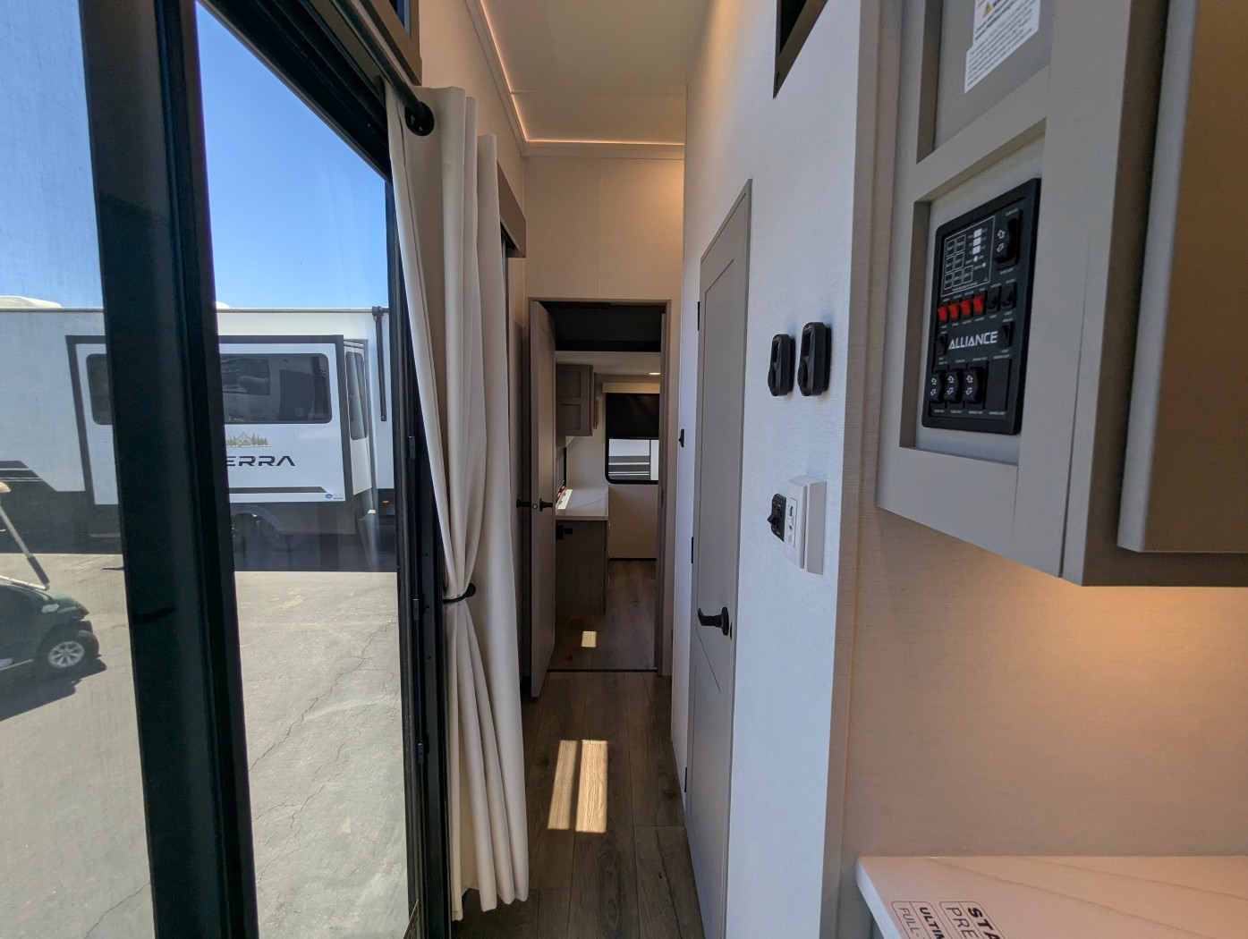 2026 Alliance RV Benchmark 42LFT - Image 28