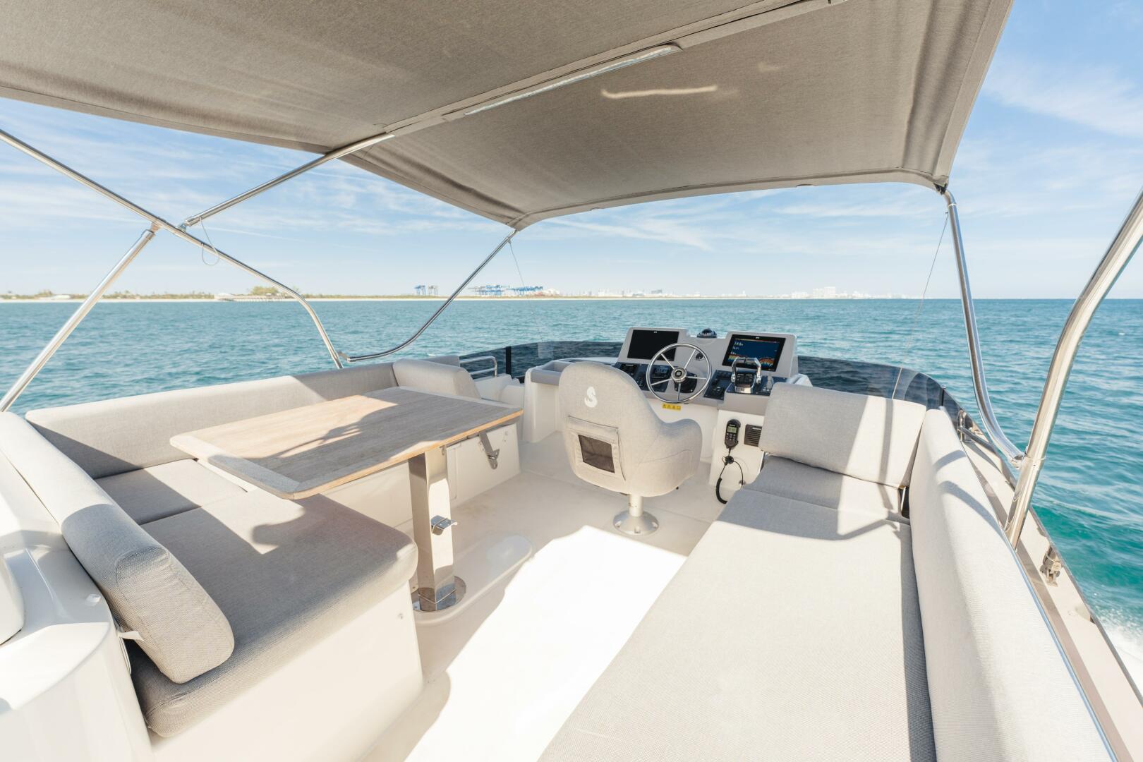 2025 Beneteau - Image 13