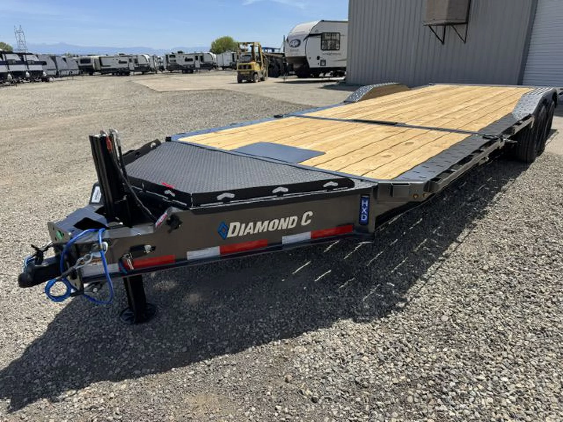 2027 DIAMOND C TRAILERS DIAMOND C HXD 208 L24X102 PR0 TILT - Image 3