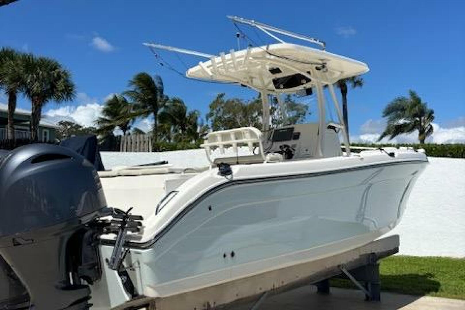2018 Century 2600 Center Console - Image 20