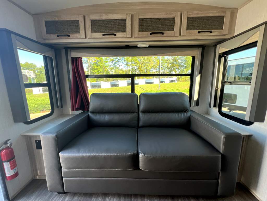 2022 CRUISER TWILIGHT 2690 - Image 7