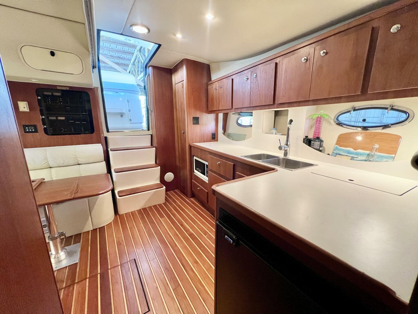1998 Tiara Yachts 3500 Express - Image 18