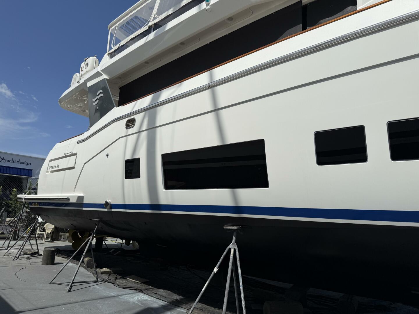 2020 Sirena 64 - Image 72