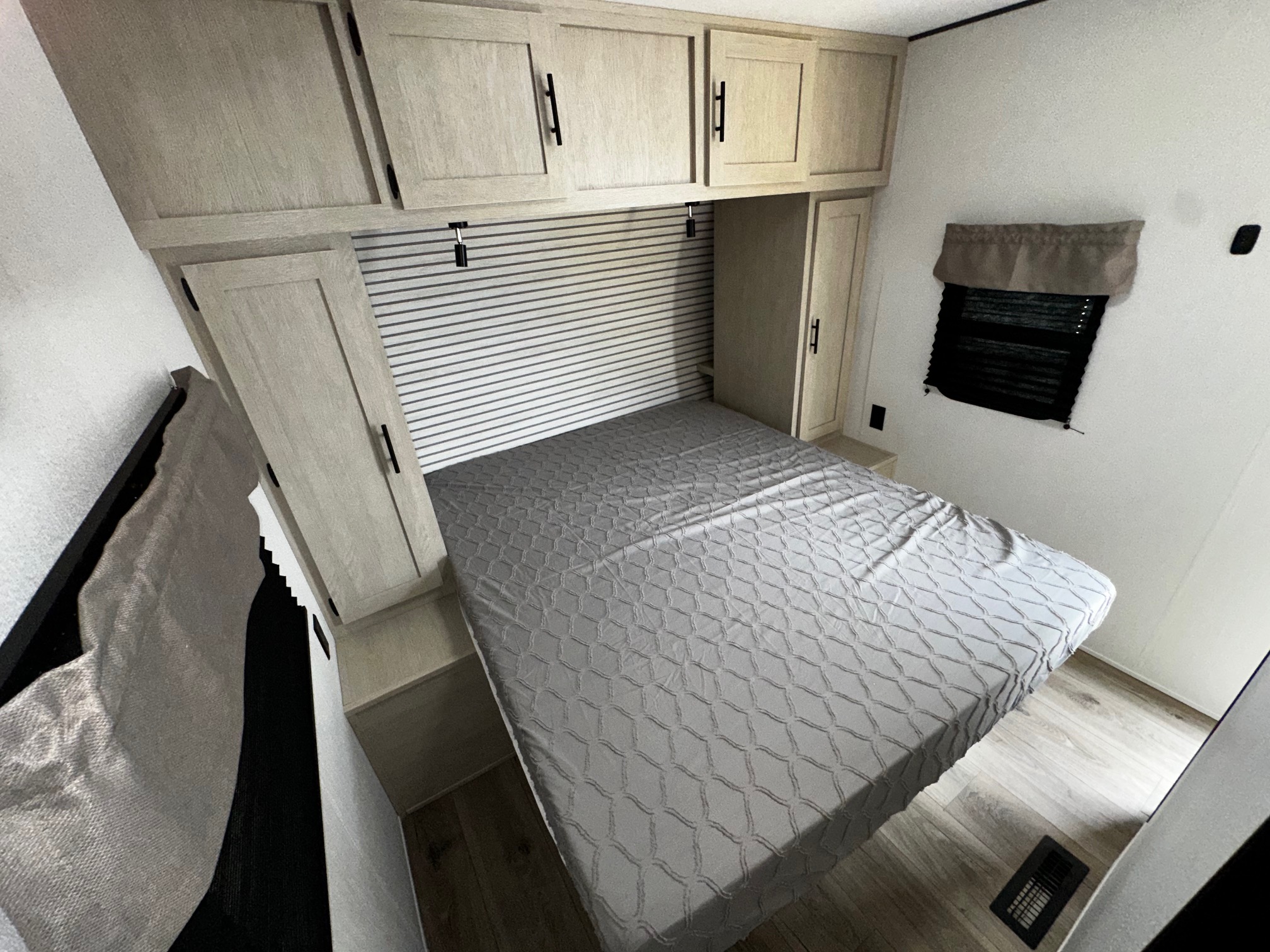 2026 Coachmen Shasta I-5 530BQB - Image 9