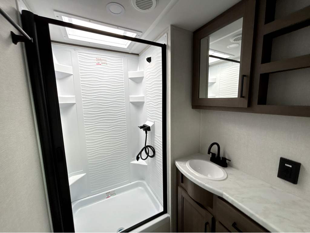 2026 GRAND DESIGN TRANSCEND 315RKT - Image 19