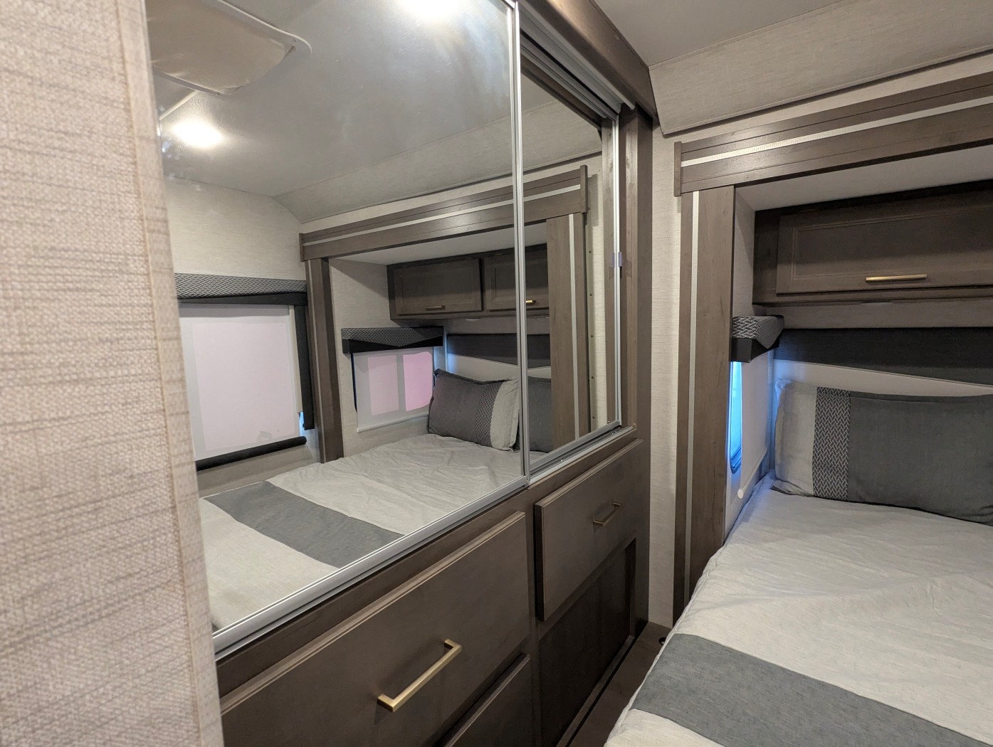 2024 Thor Motor Coach Four Winds Sprinter 24LW - Image 25