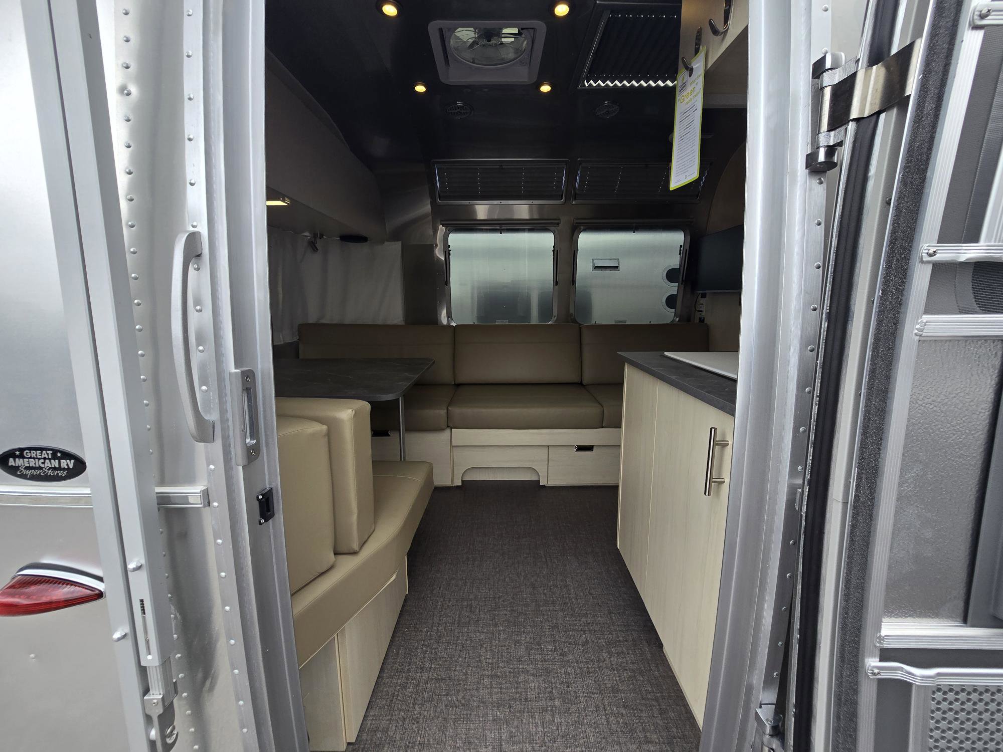 2026 AIRSTREAM FLYING CLOUD 27FBT - Image 8