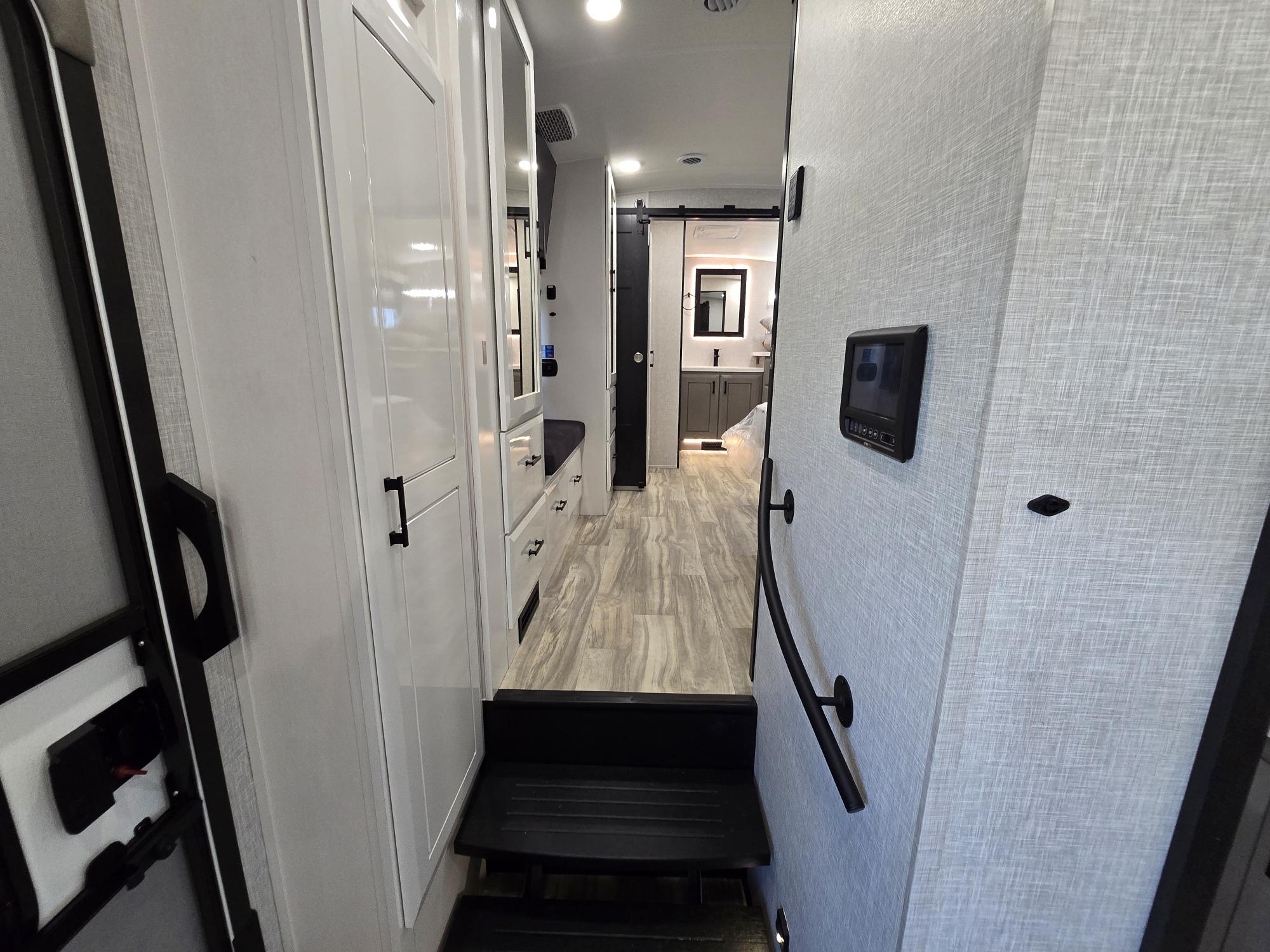 2025 JAYCO PINNACLE 38FLGS - Image 29