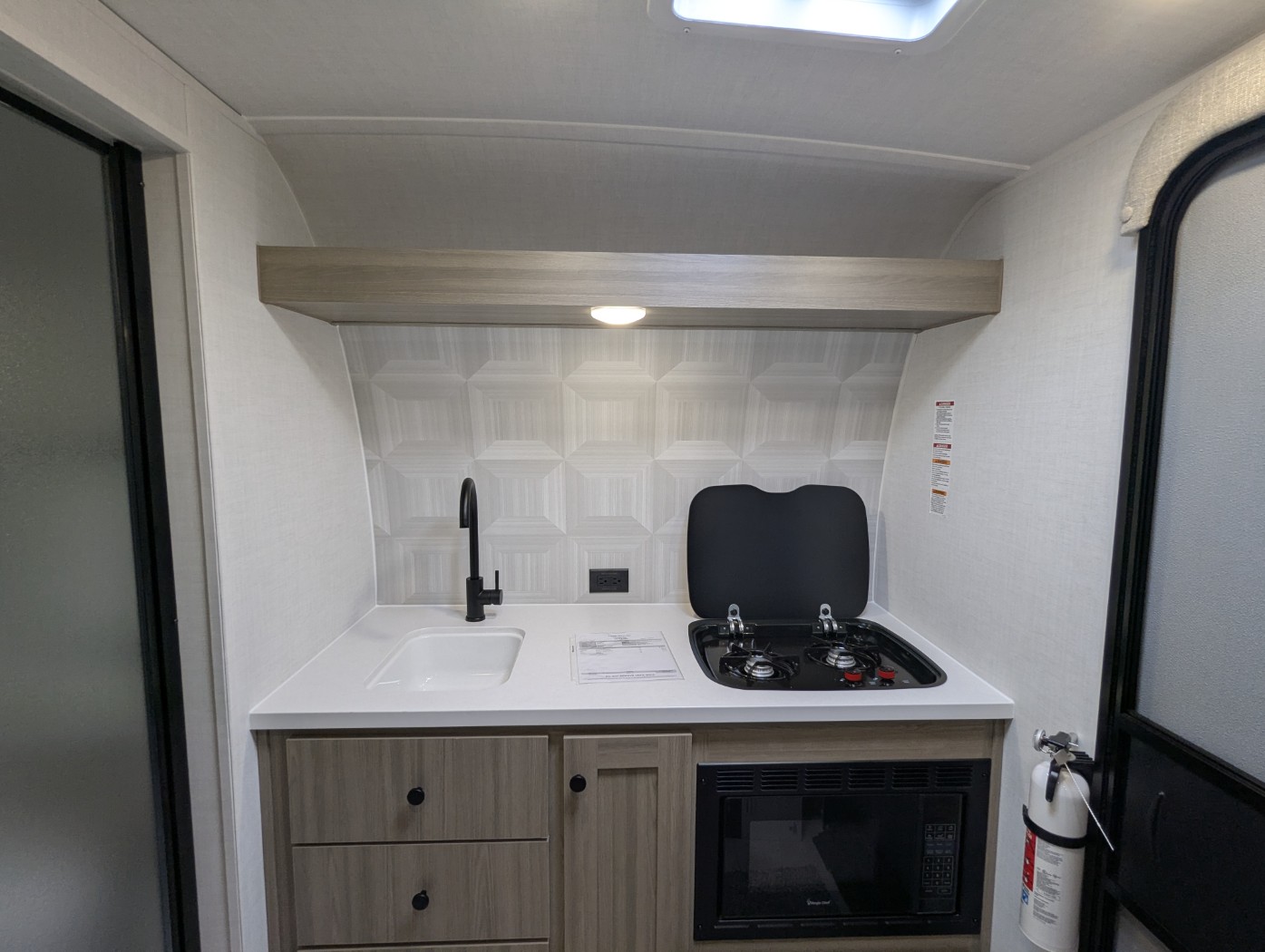 2027 Forest River Rockwood Geo Pro G15TLE - Image 21