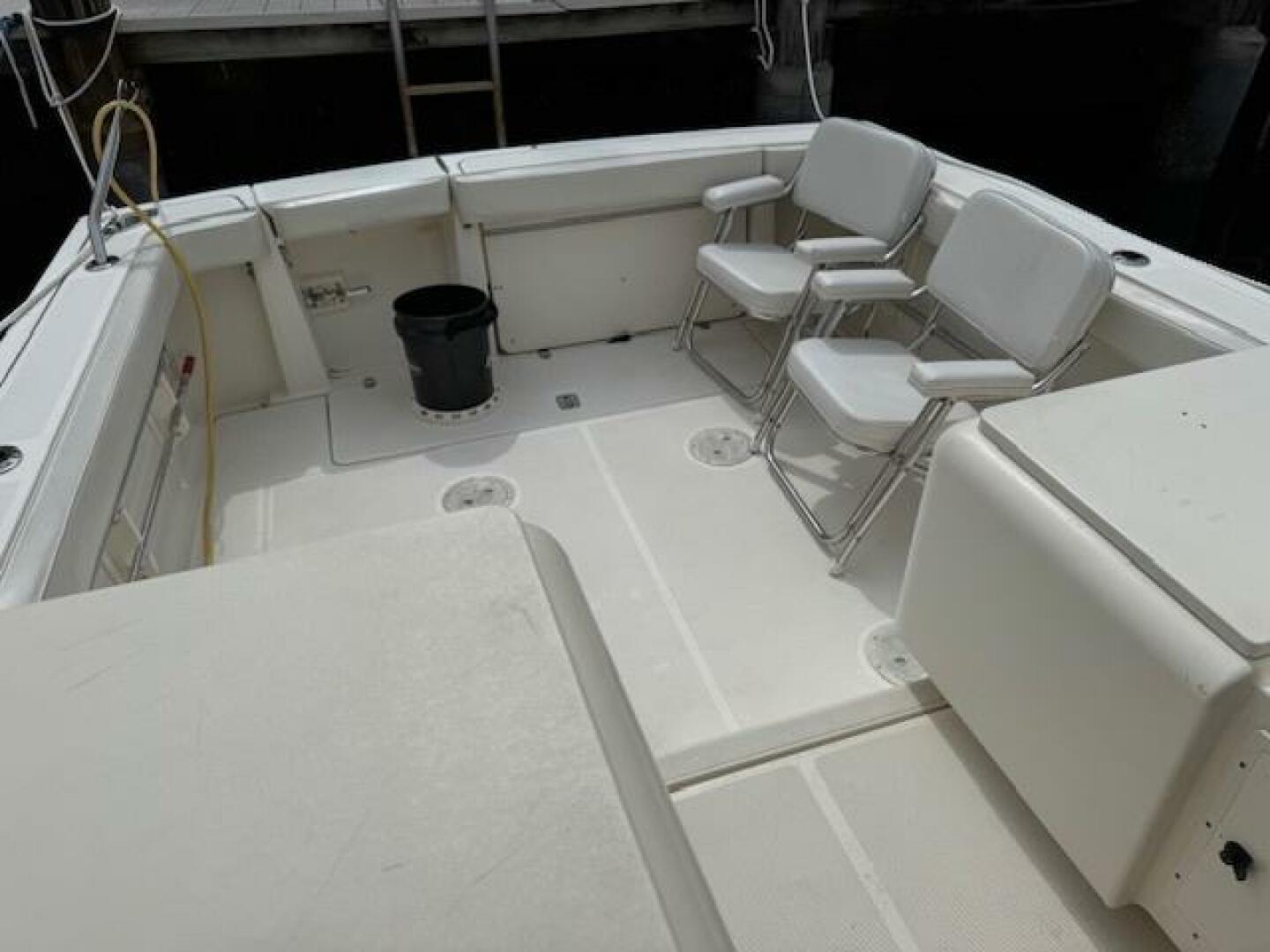 2002 Pursuit 3000 Express - Image 12