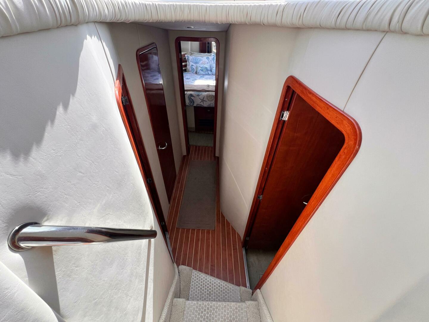 2004 Sea Ray 480 Sedan Bridge - Image 16