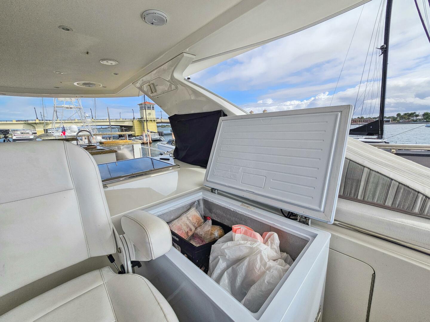 2010 Ocean Alexander 83 - Image 28