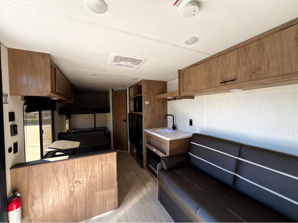 2025 FOREST RIVER GREY WOLF 26EV - Image 6