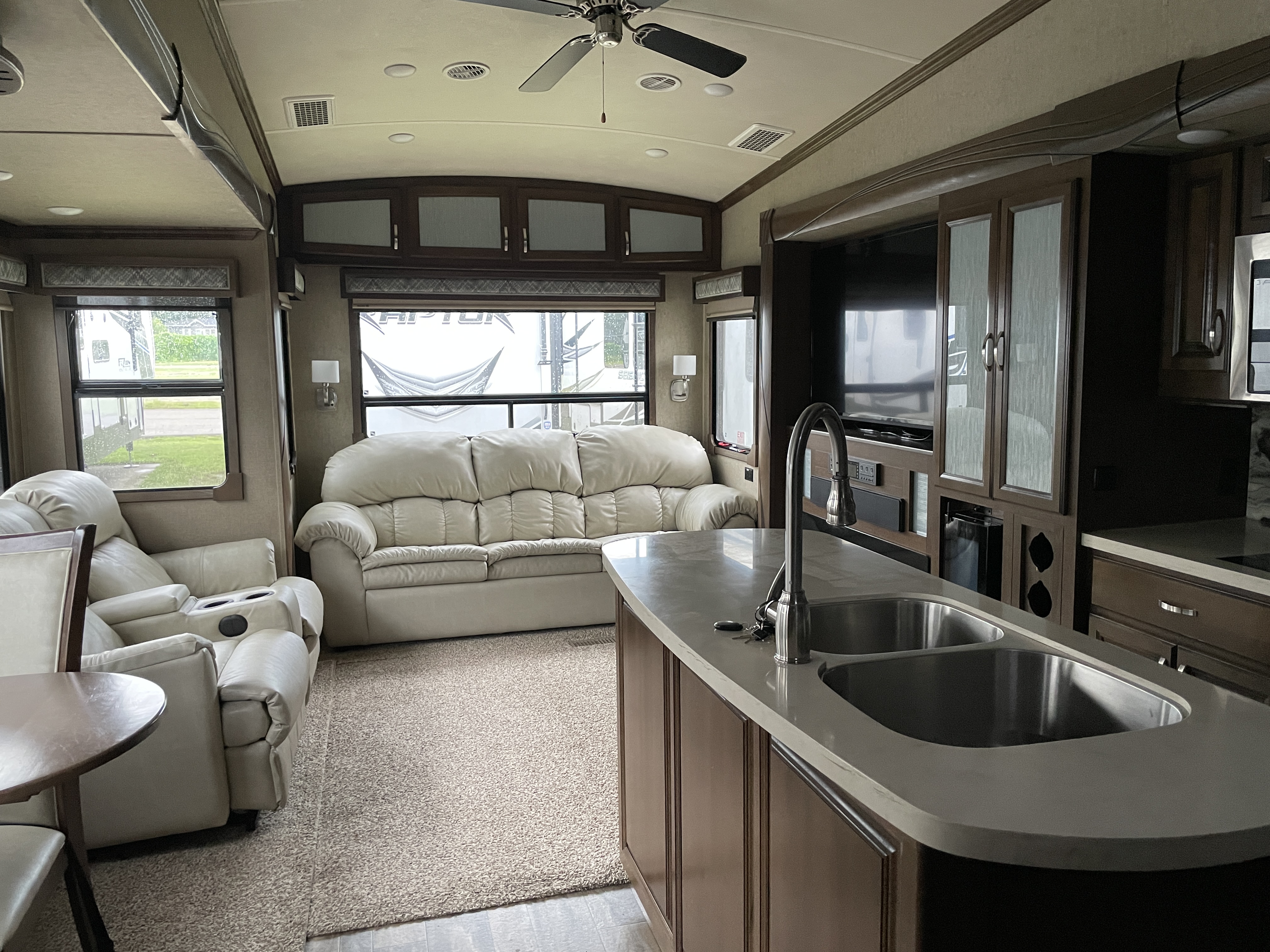 2018 Forest River Cedar Creek Champagne Edition 38EL - Image 8