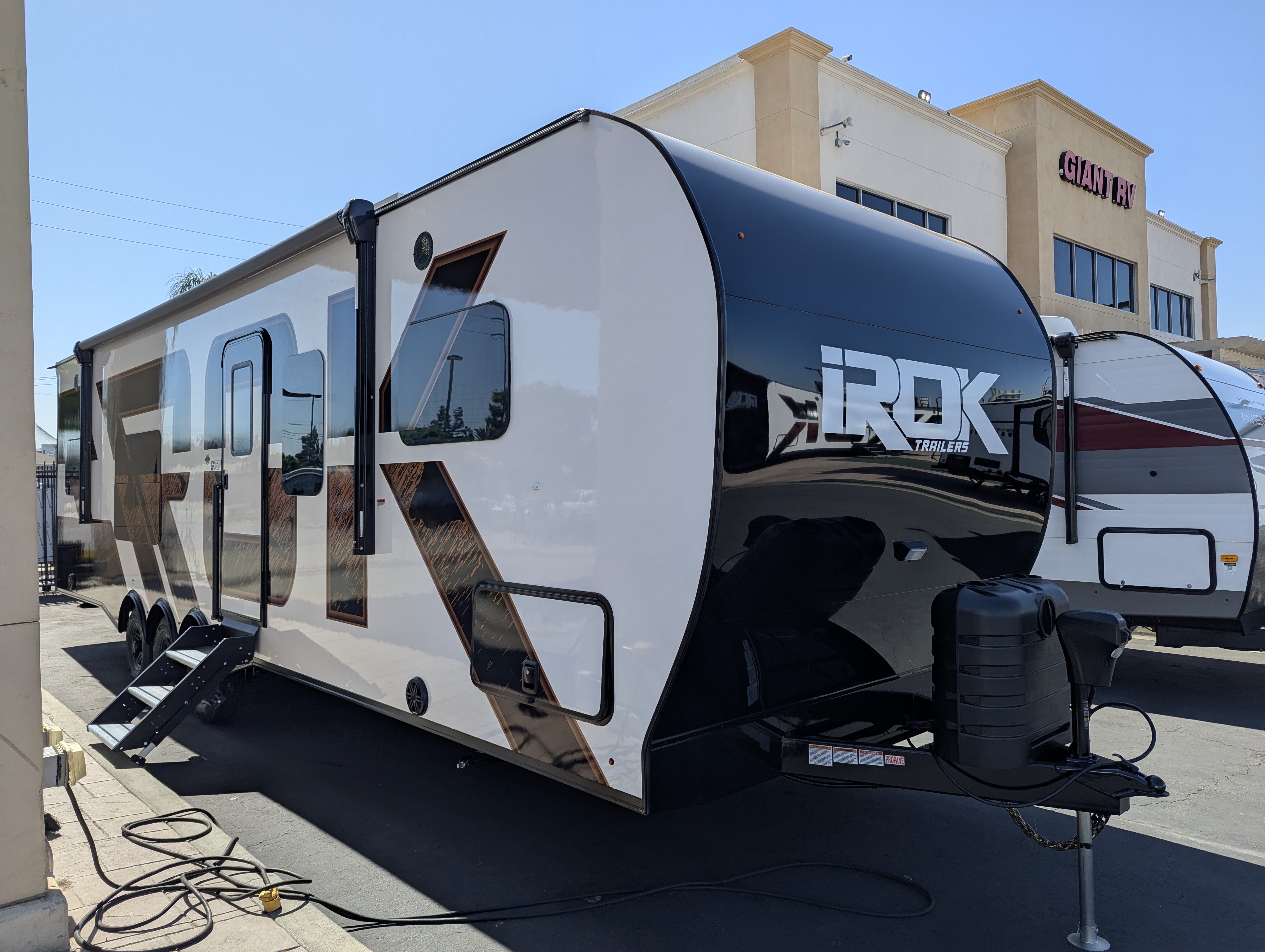 2026 IROK Trailers IROK 3218RACE - Image 1