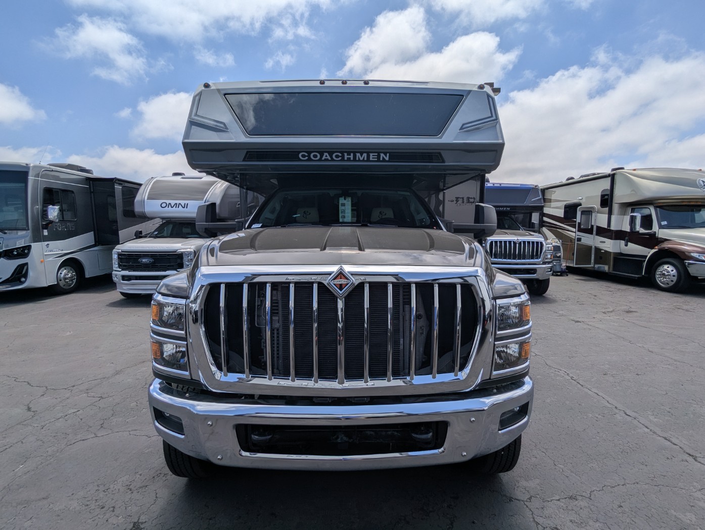 2026 Coachmen Entourage 340BH - Image 2