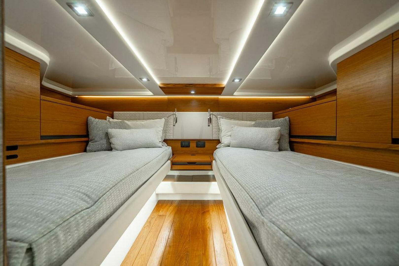 2025 Tiara Yachts 48 LS - Image 49
