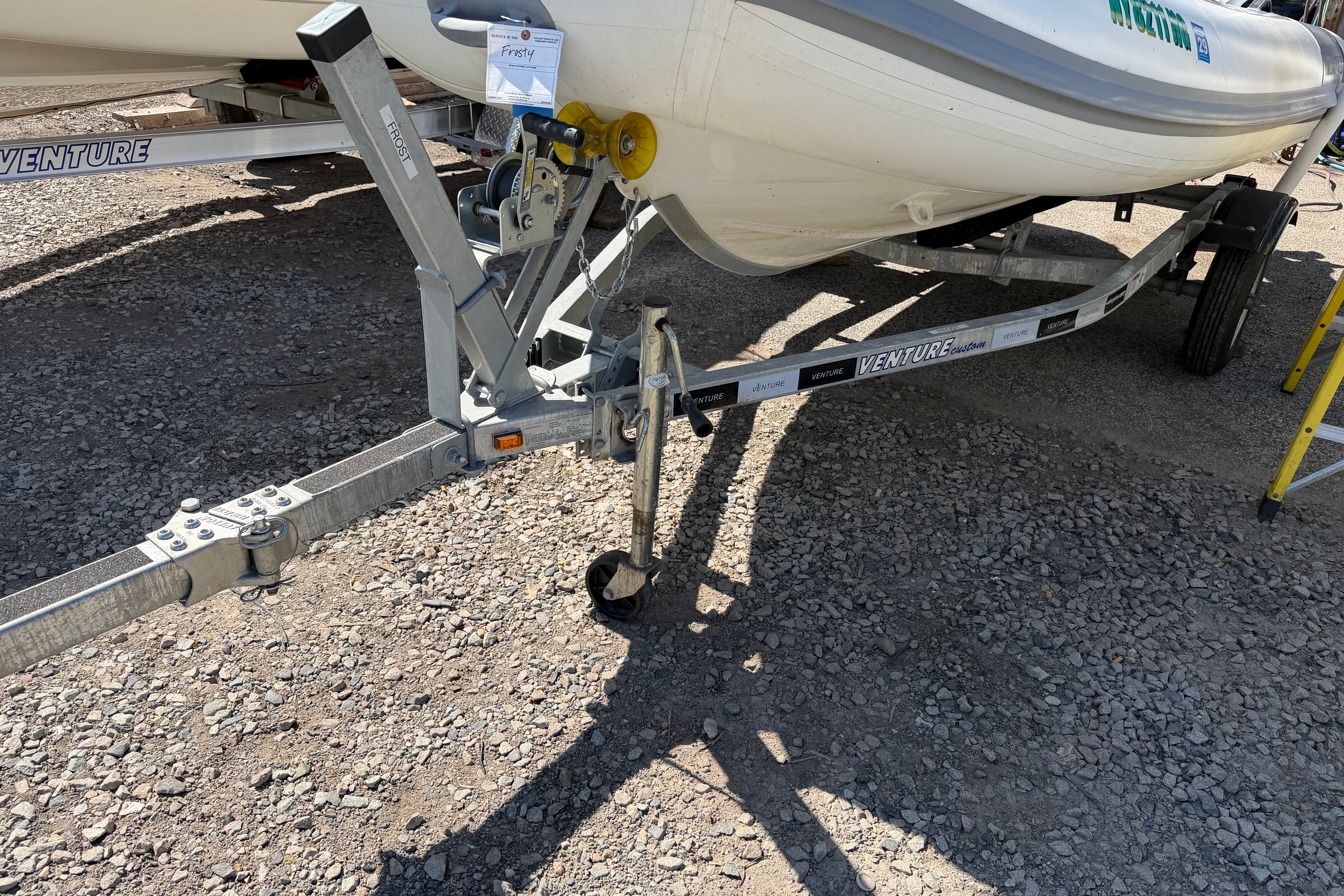 2022 Highfield Sport 390 Standard - Image 9