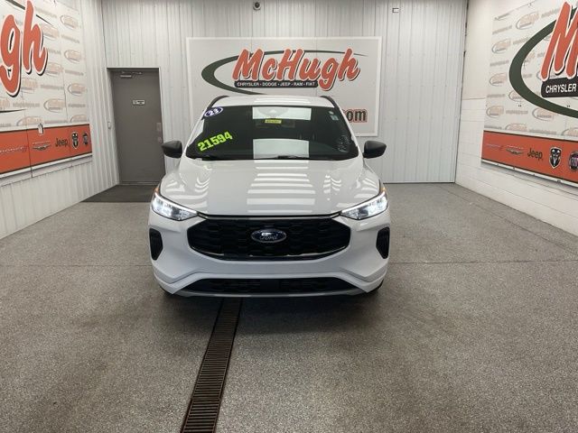 2023 Ford Escape Utility 4D ST Line 2WD - Image 2
