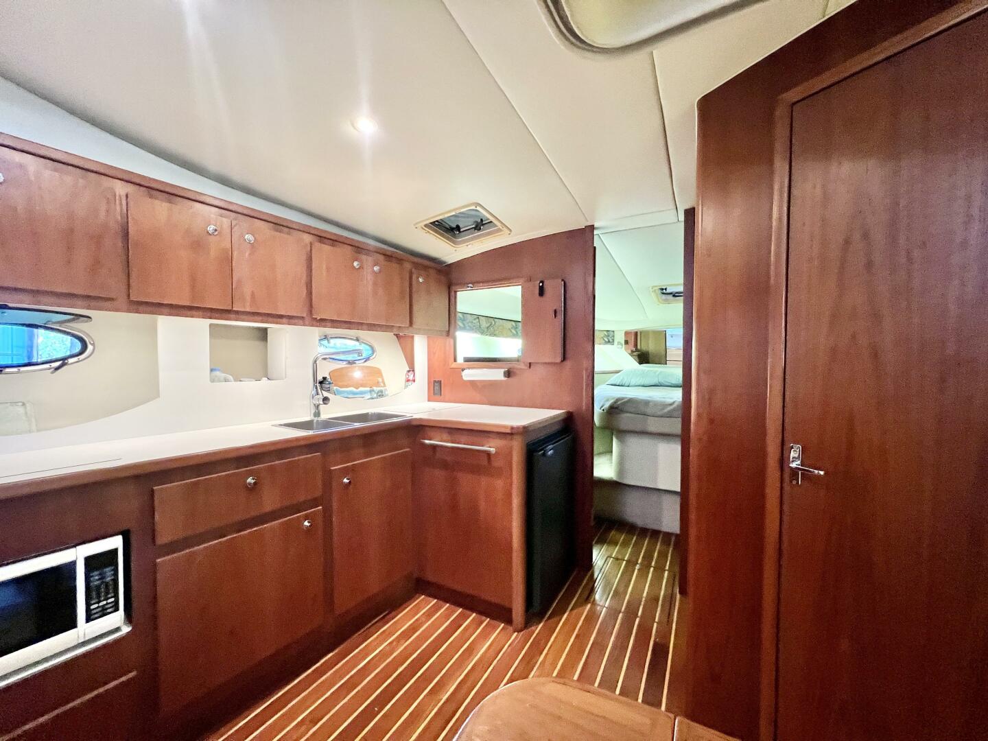 1998 Tiara Yachts 3500 Express - Image 16