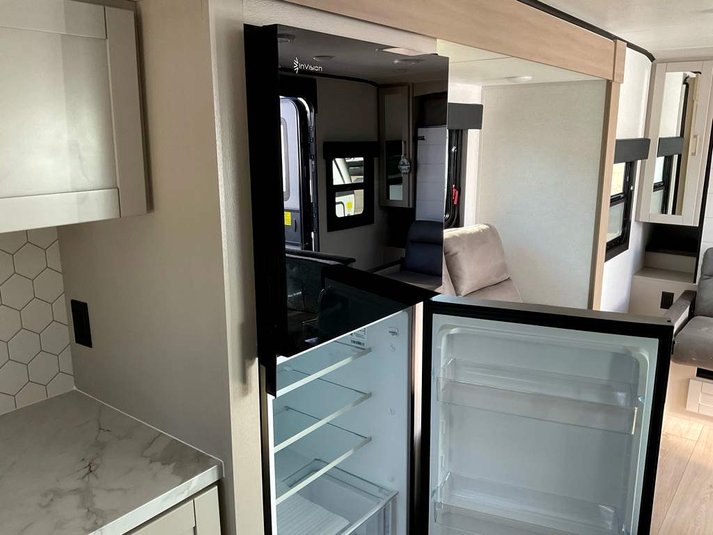 2027 JAYCO Jay Feather 21MML - Image 16