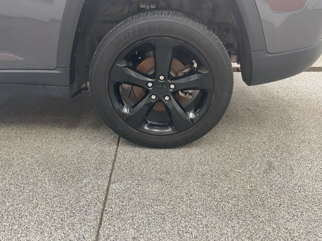 2025 Jeep Grand Cherokee Altitude X 4X4 - Image 10