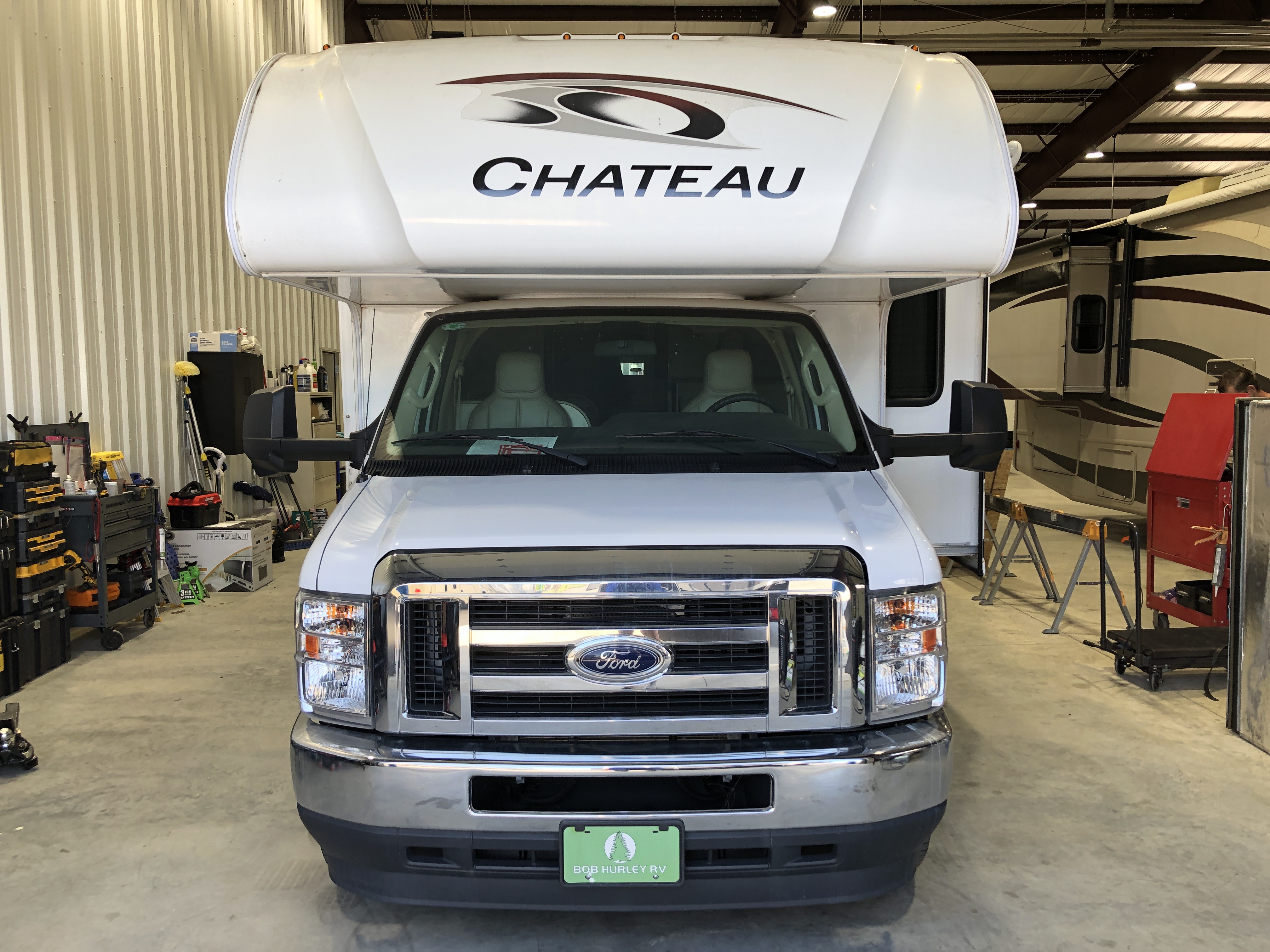 2023 Thor Motor Coach Chateau 27R - Image 2
