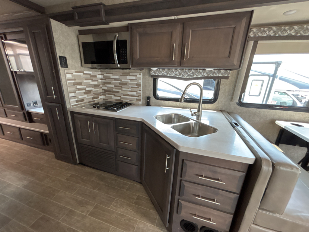 2021 Thor Motor Coach OMNI BH35 - Image 11