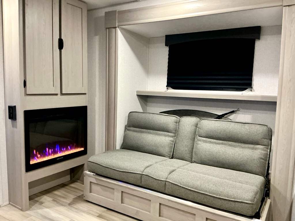 2024 COACHMEN 252DBUS - Image 5