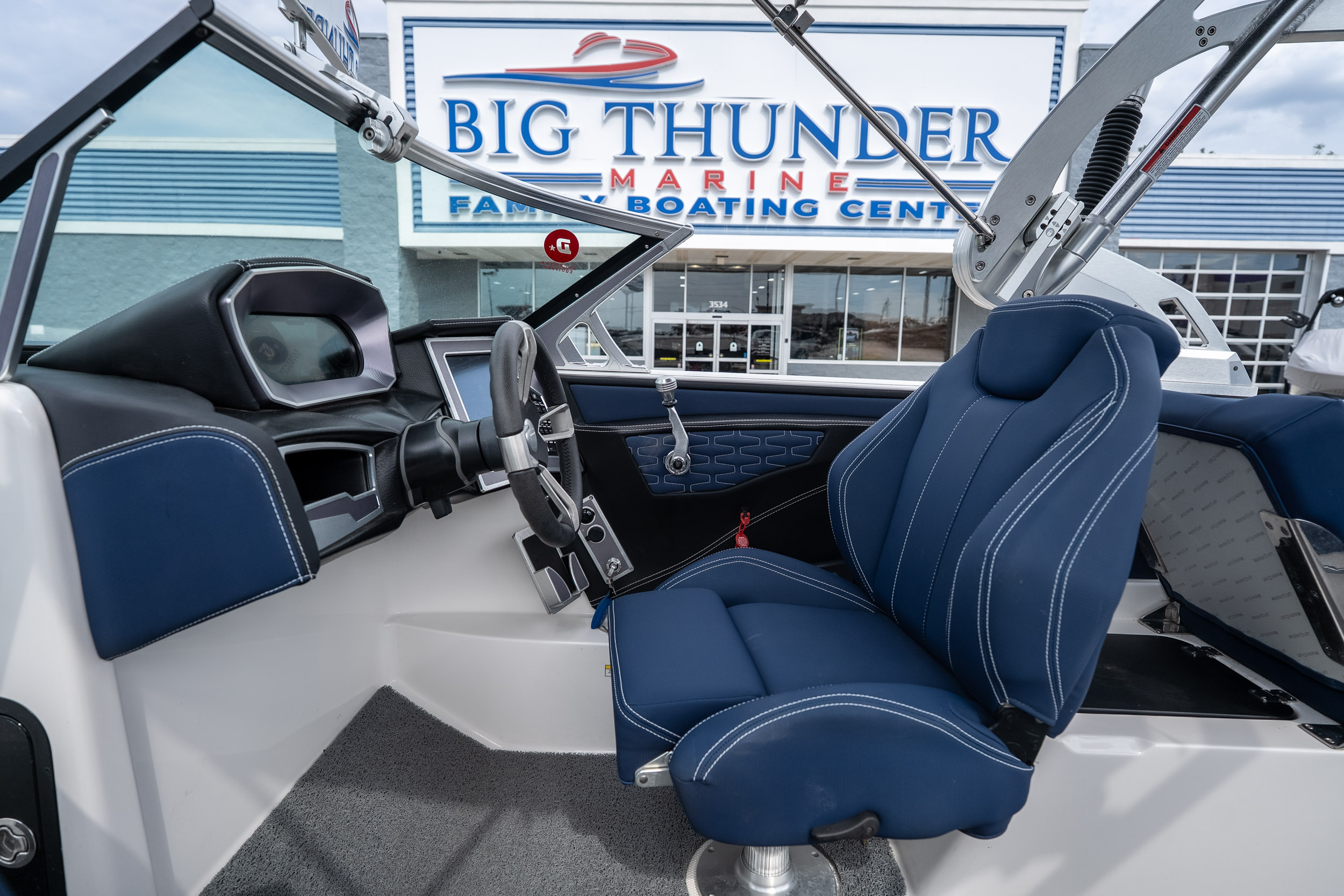 2021 MasterCraft X24 - Image 31