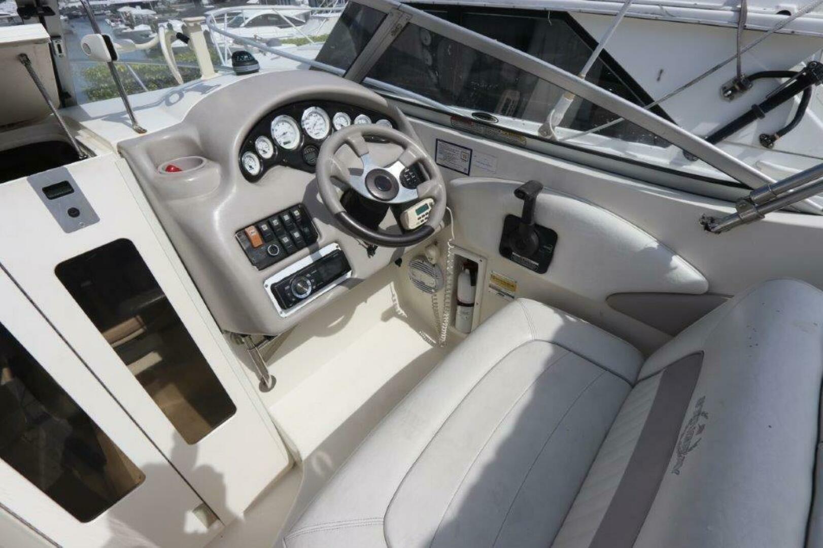 2006 Stingray 240 CS Base - Image 10