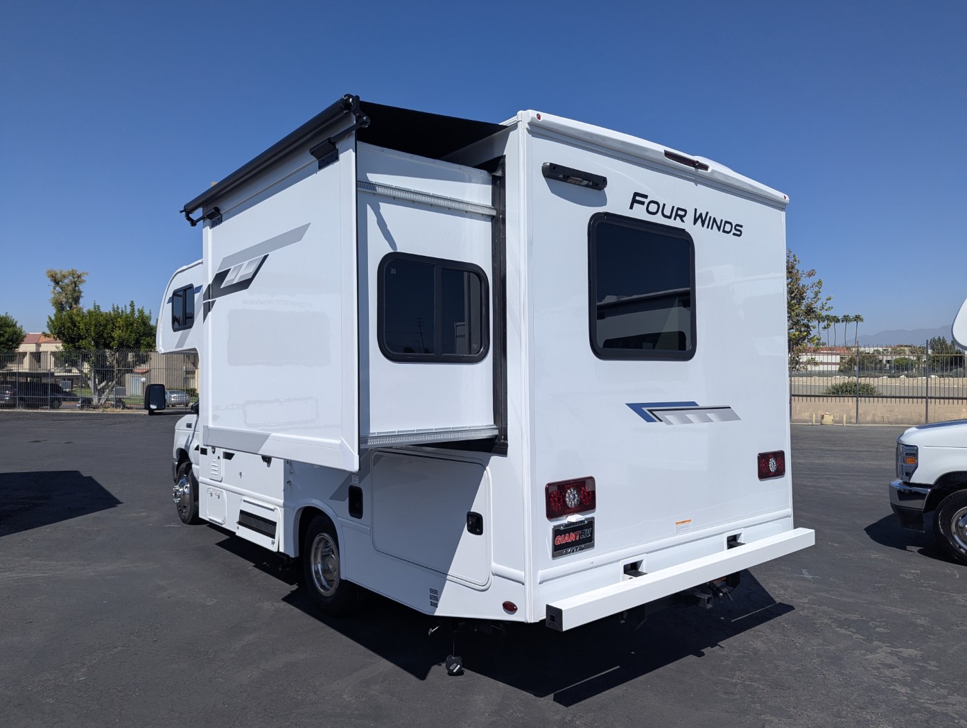 2027 Thor Motor Coach Four Winds 22Z - Image 5