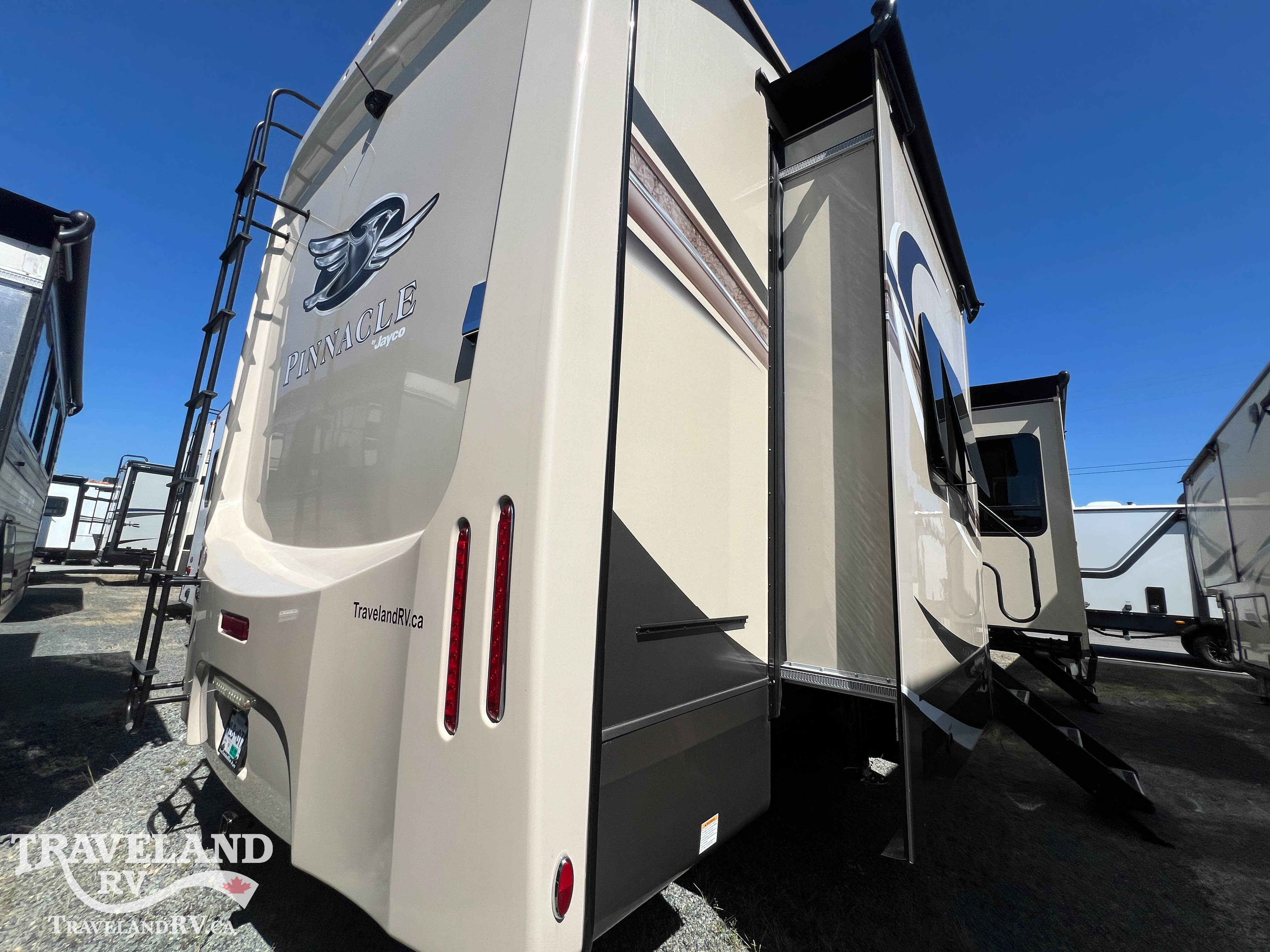2019 Jayco Pinnacle 38FLWS - Image 5