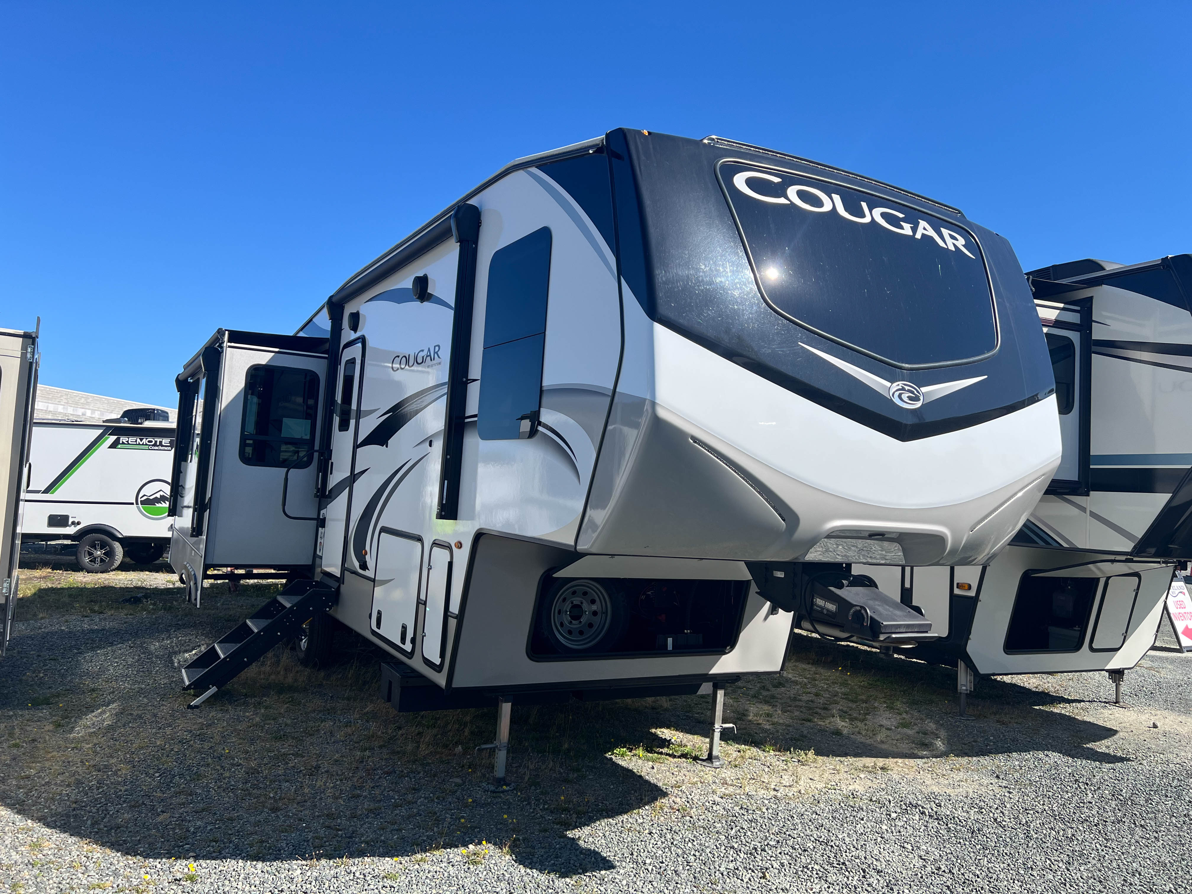 2022 Keystone Cougar East 290RLS - Image 1