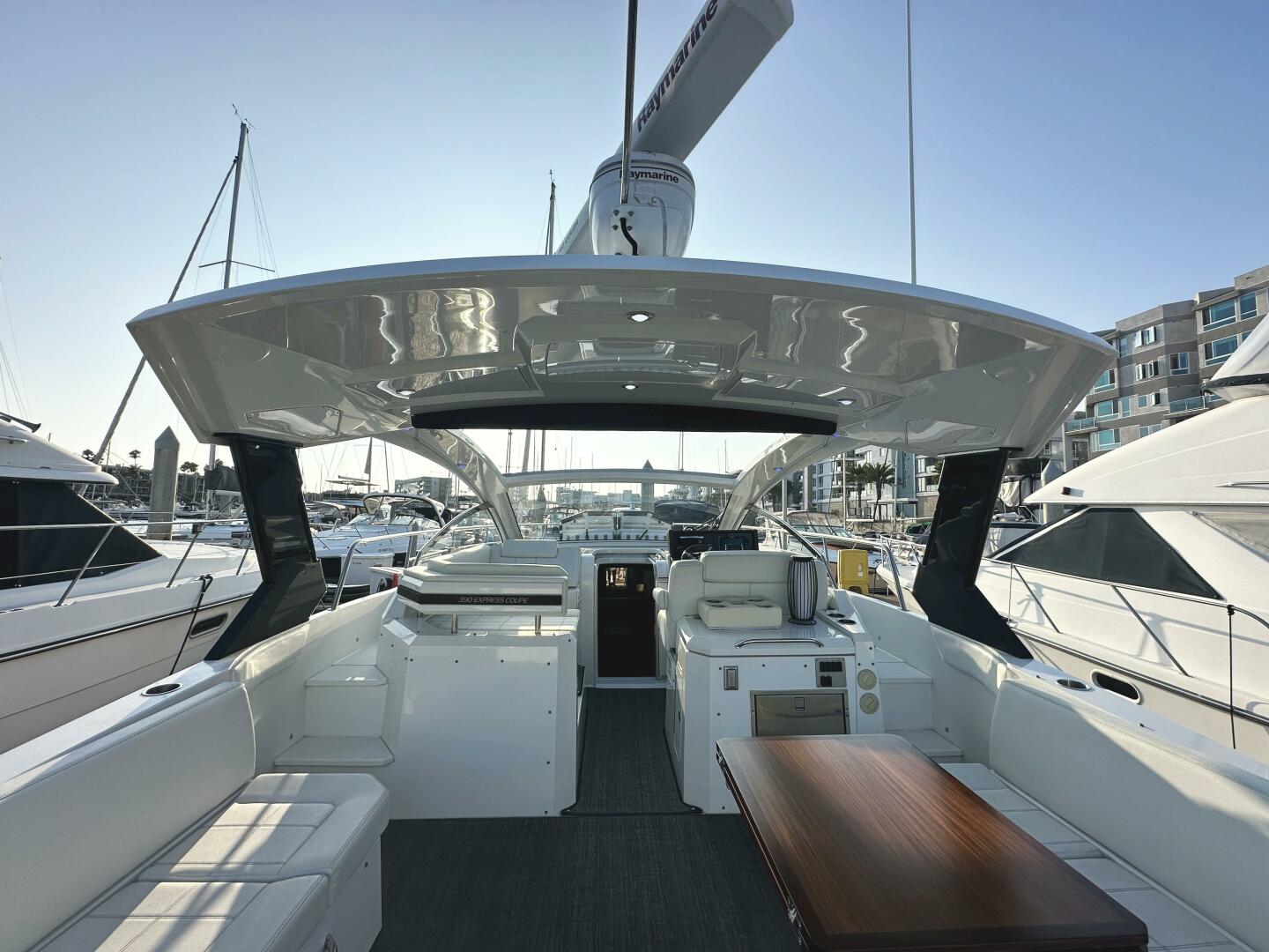 2017 Cruisers Yachts 390 Express Coupe - Image 71