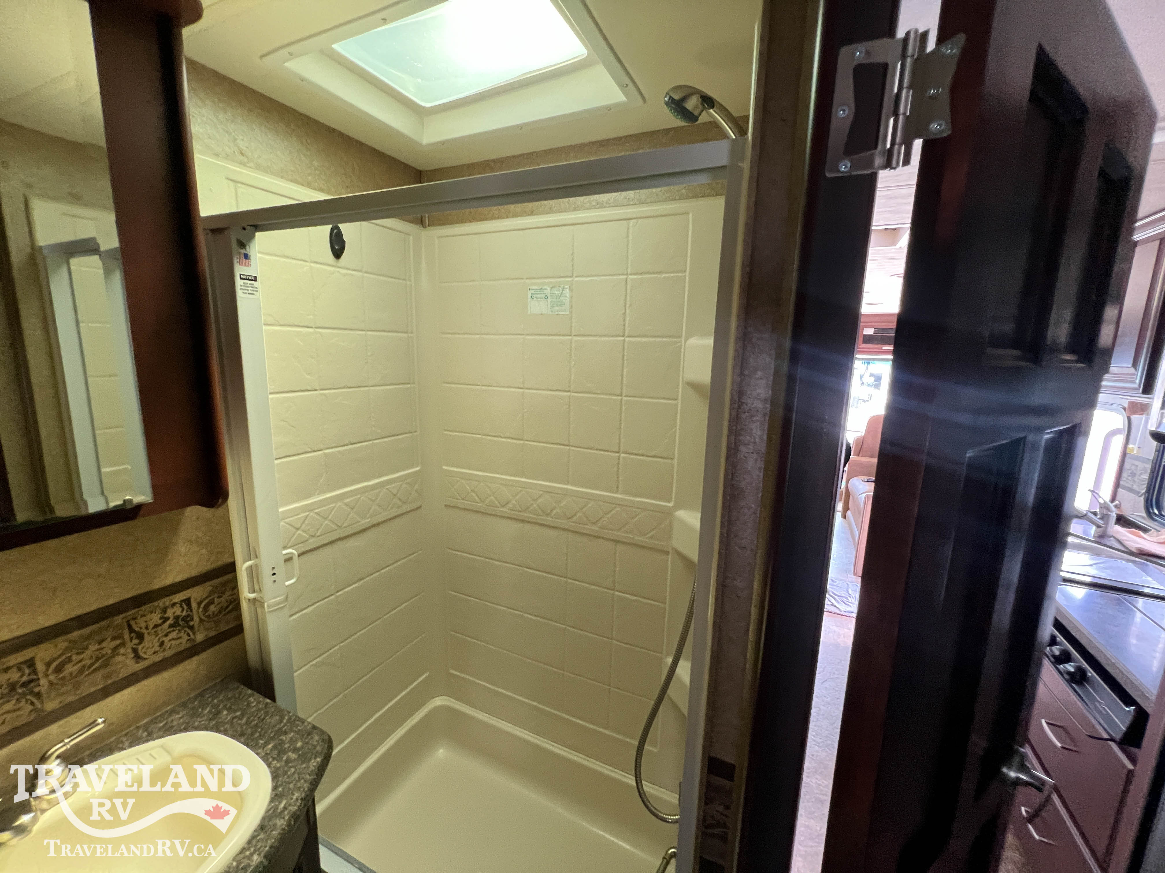 2012 Thor Motor Coach CHALLENGER 32VC HMS - Image 34