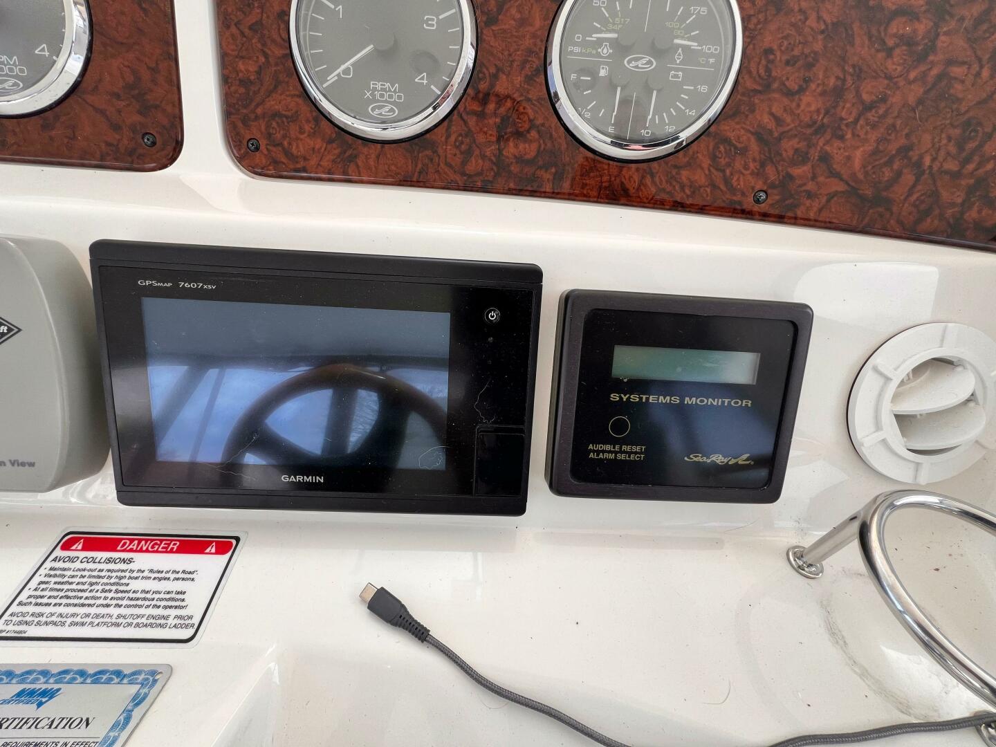 2004 Sea Ray 480 Sedan Bridge - Image 40