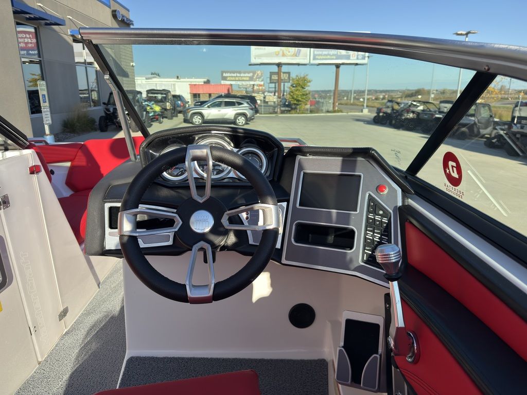 2019 MasterCraft XT22 - Image 33