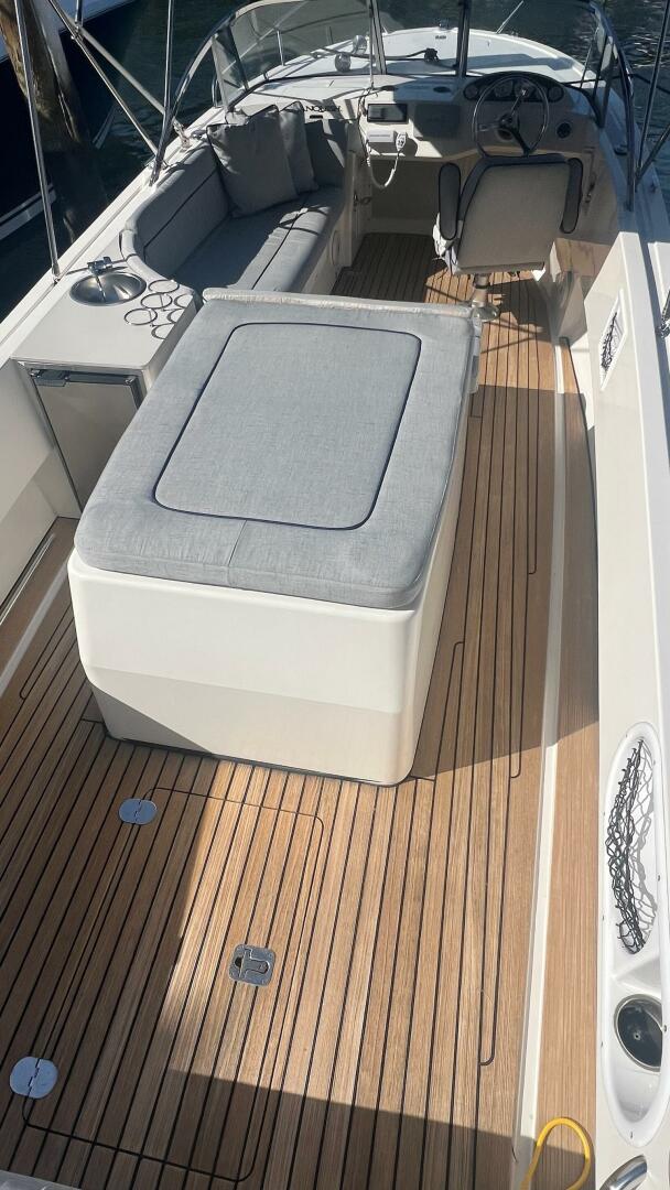 2013 Vanquish 24 Runabout - Image 9