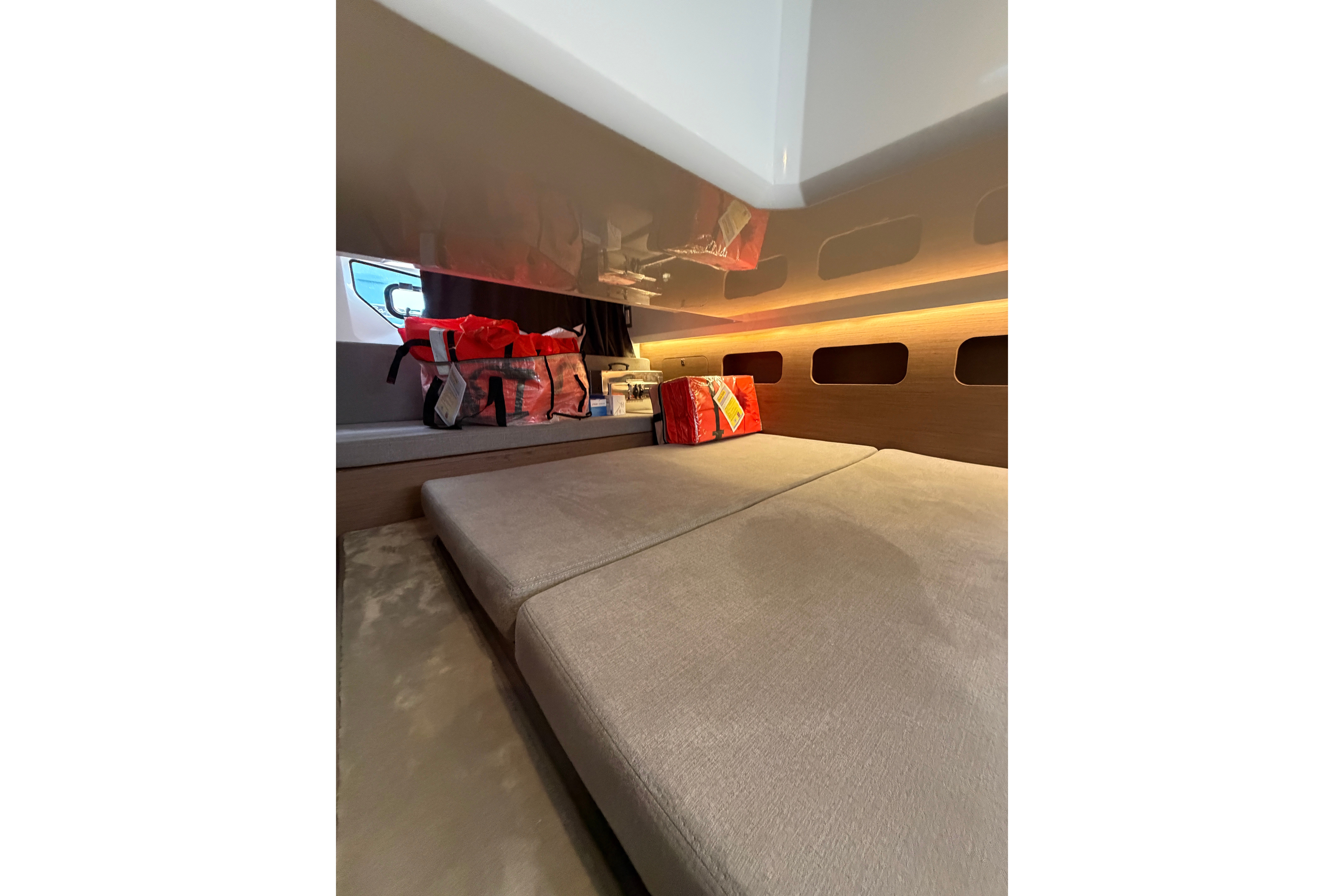 2023 Beneteau Antares 11 OB - Image 77
