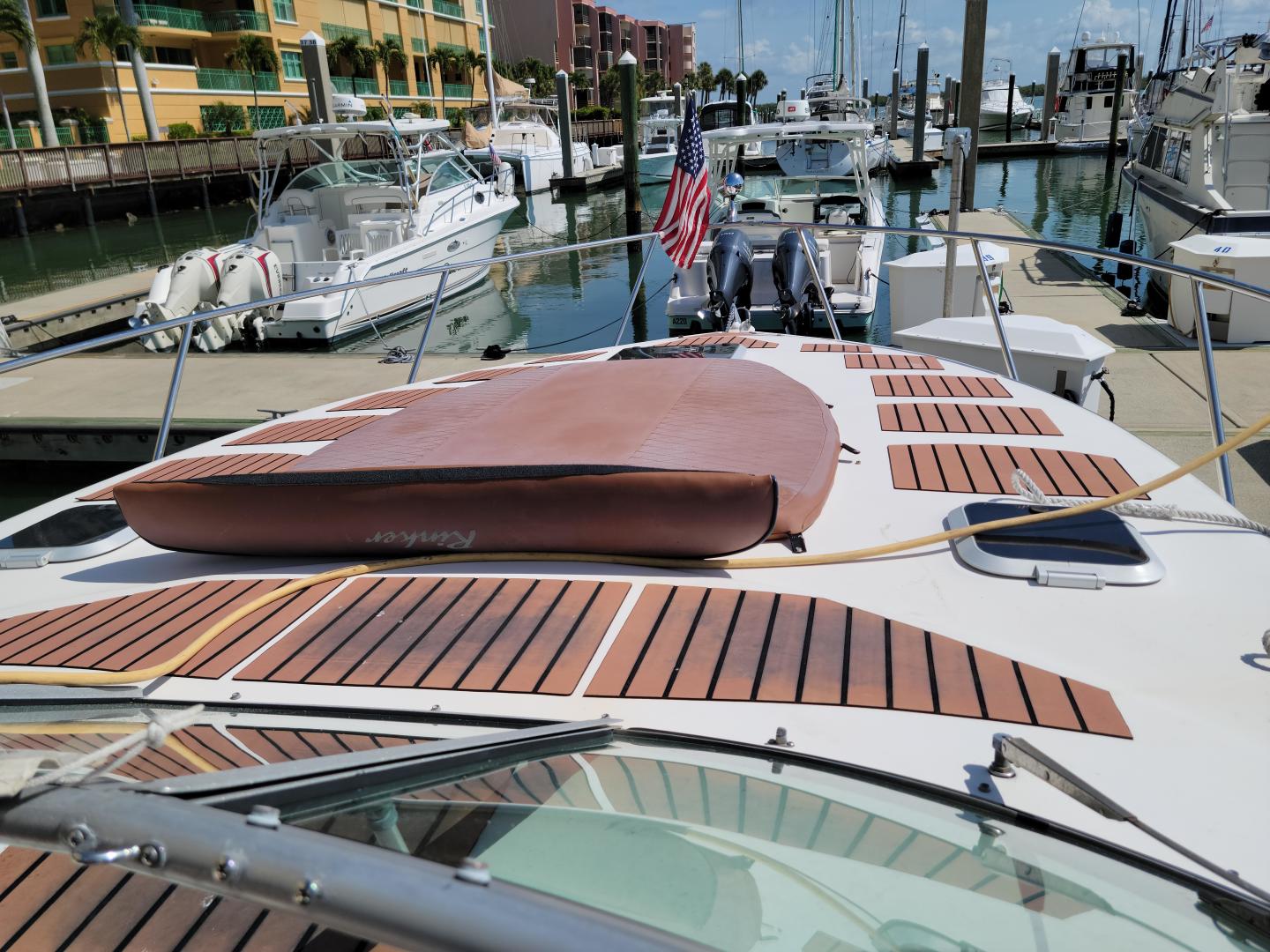 2005 Rinker Fiesta Vee 342 - Image 8