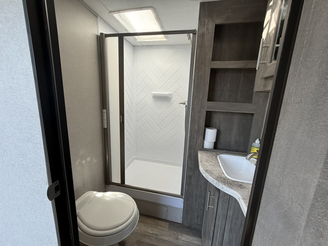 2019 Forest River Vibe 26RK - Image 15
