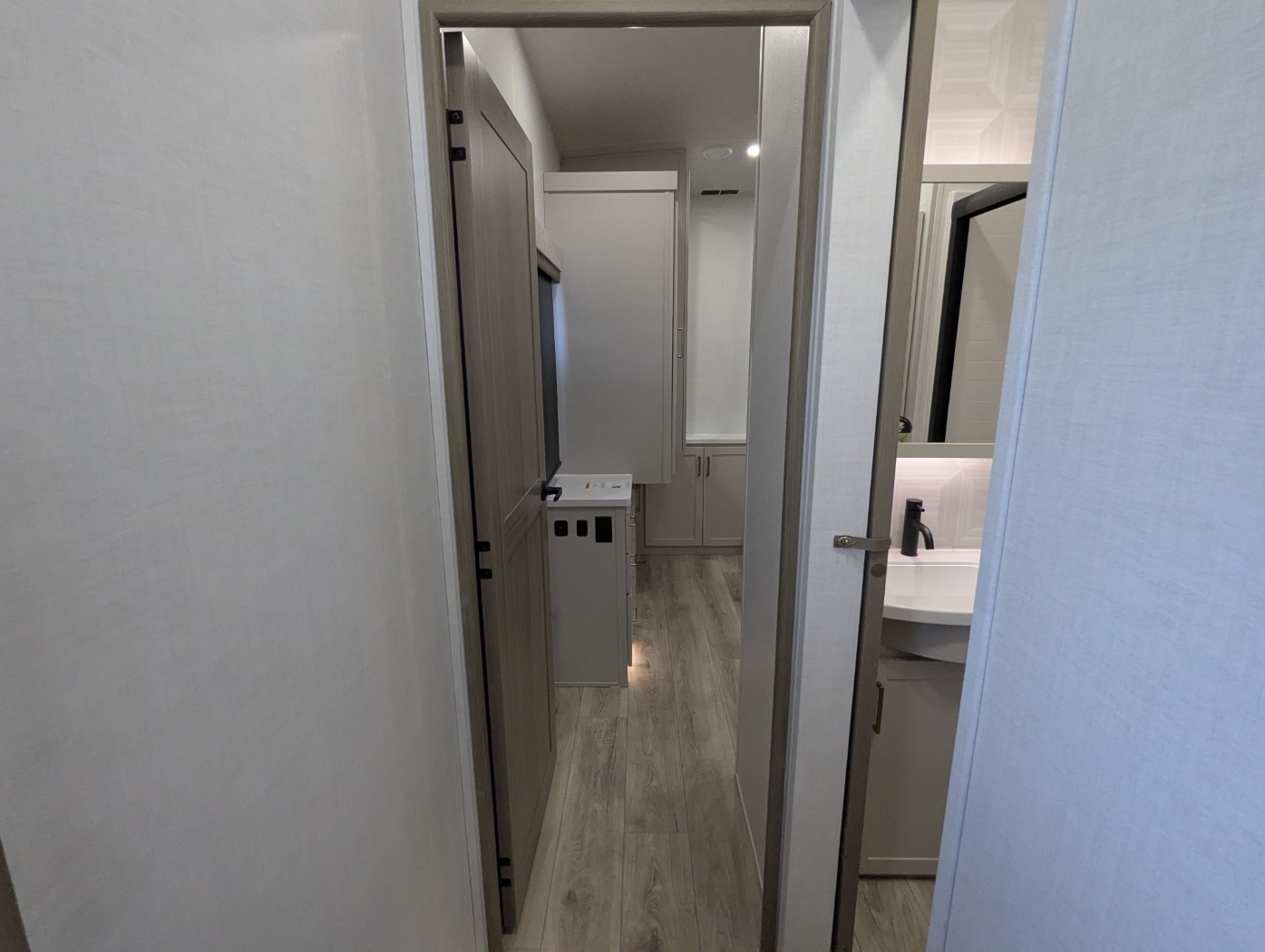 2027 Forest River Rockwood Signature 290SFK - Image 30