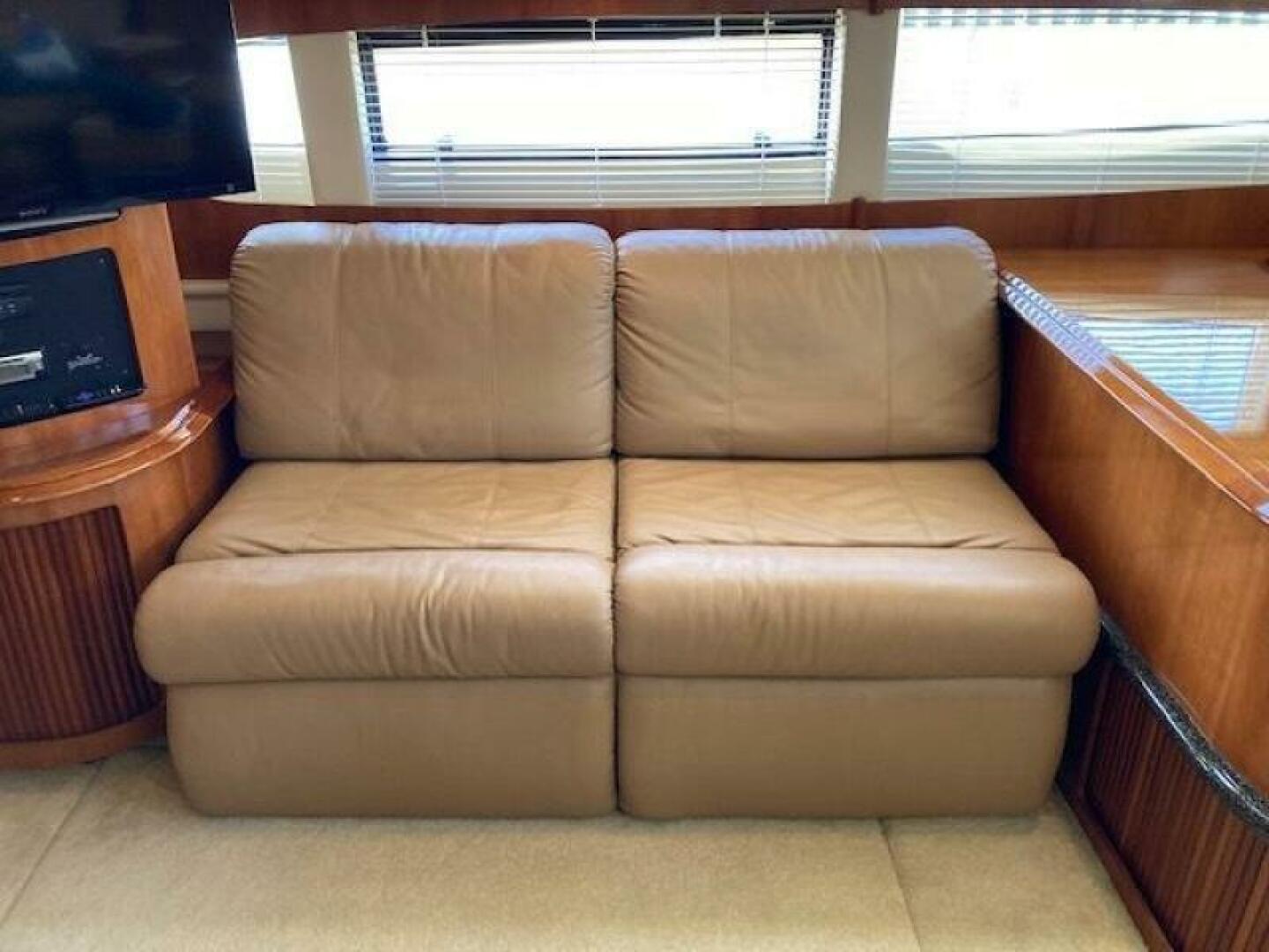 2003 Carver 396 Aft Cabin MY - Image 13