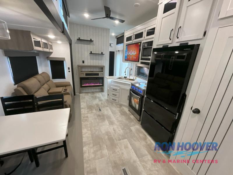 2026 PALOMINO 429LFT - Image 41