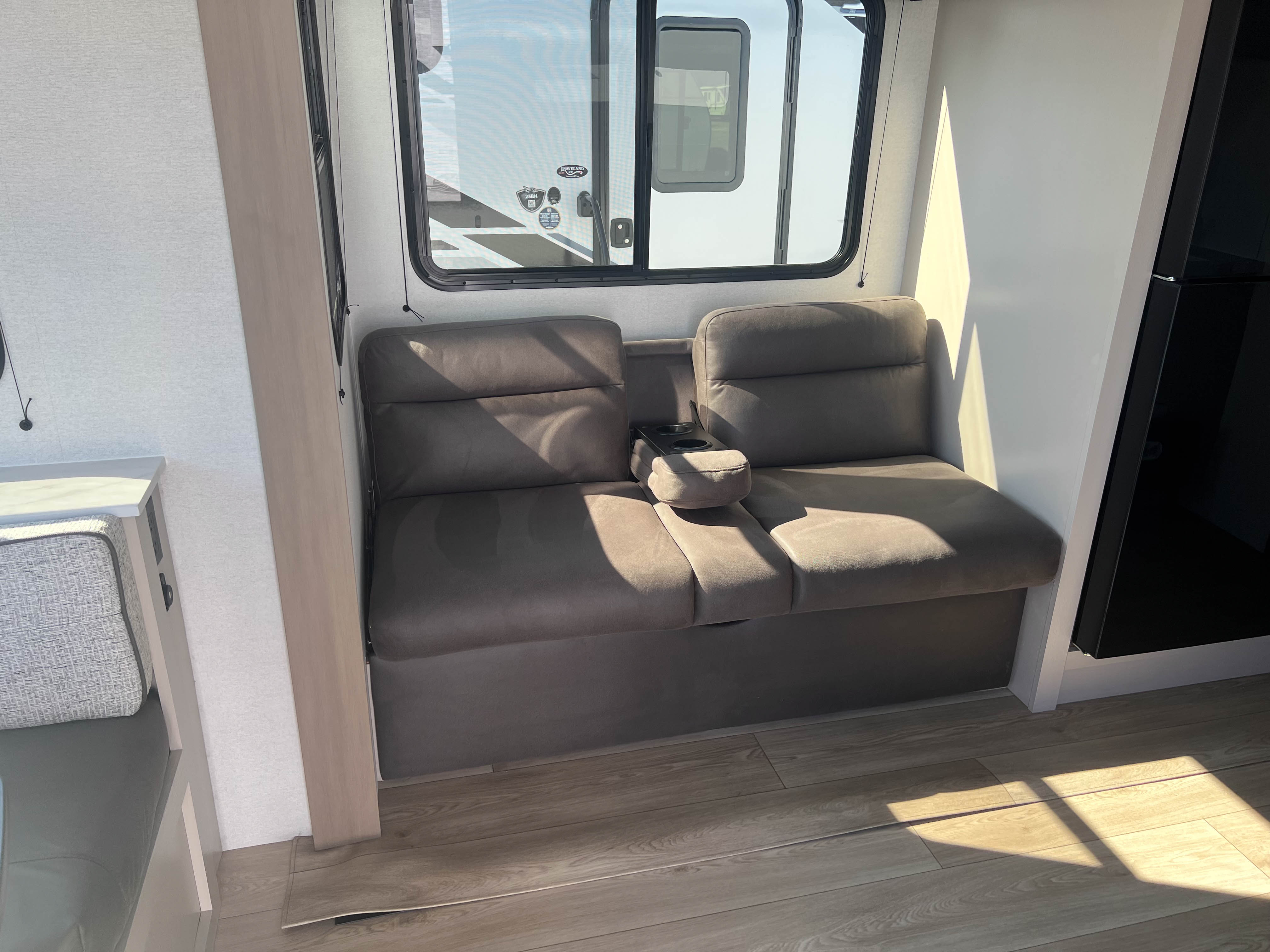 2027 Jayco Jay Feather SL 25RLSL - Image 9